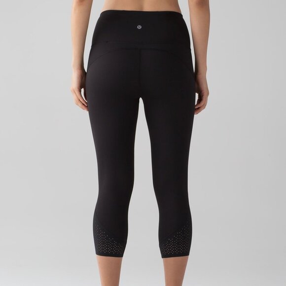 Lululemon Anew Crop 21" luxtreme, size 6 in black - Picture 6 of 14